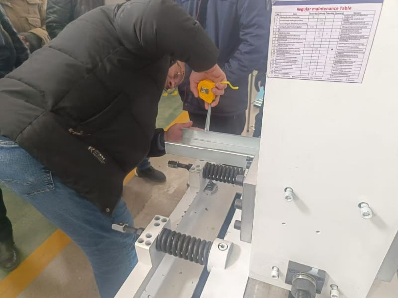 出口沙特地区的型钢机设备，新葡萄8883冷弯工程师展实力以专业攻克小边与腰高难题